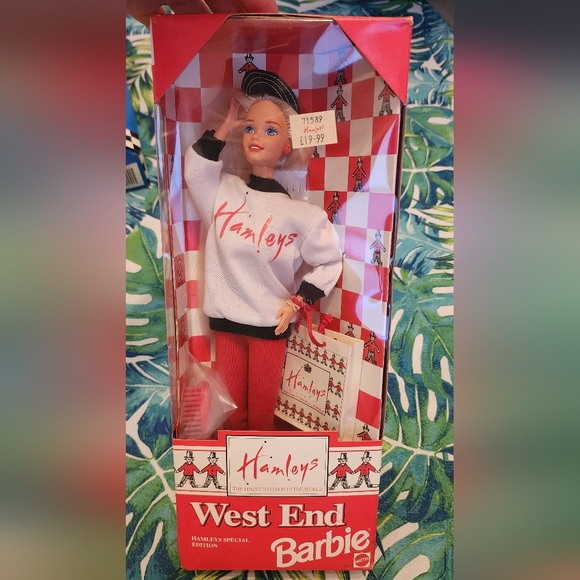 Hamley's Barbie 1995 - Picture 5 of 7